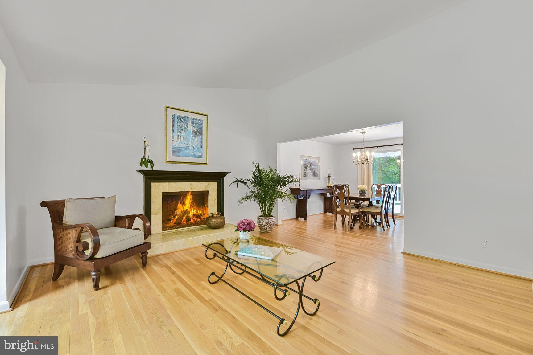 CARDEROCK SPRINGS - Residential
