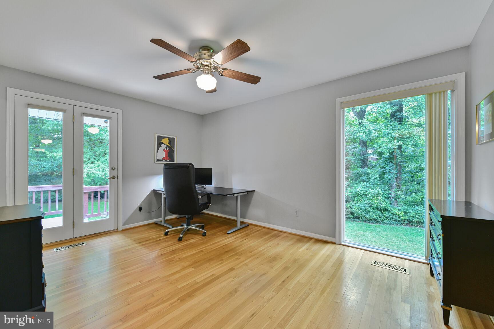 CARDEROCK SPRINGS - Residential