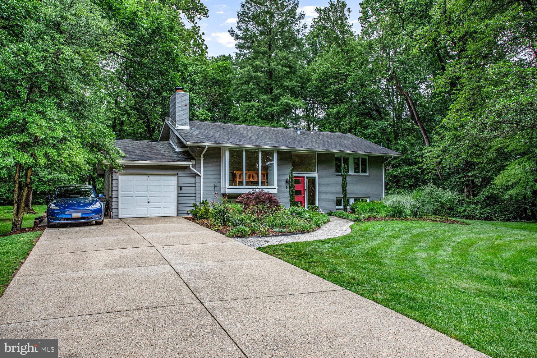 CARDEROCK SPRINGS - Residential
