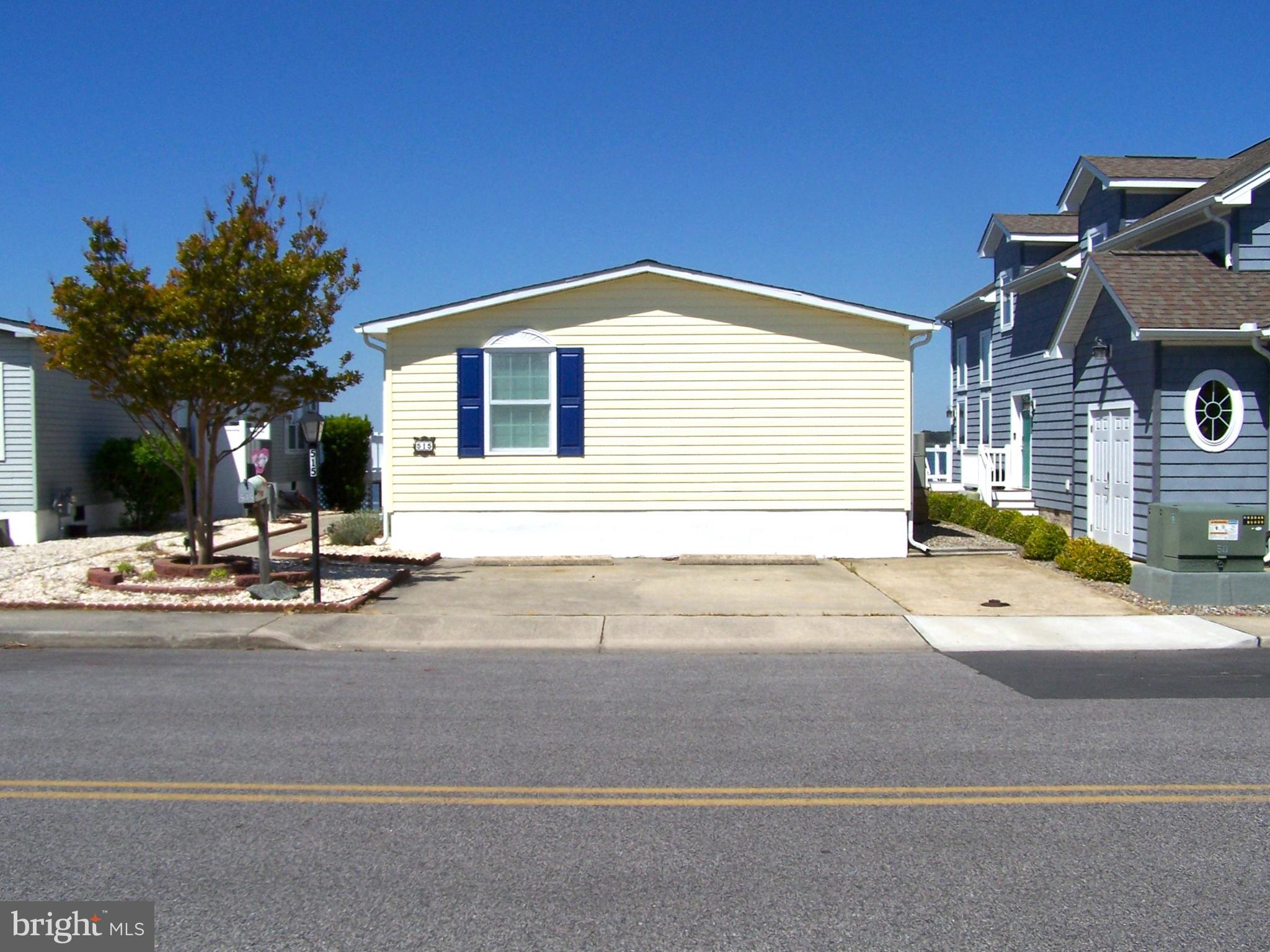 515 HARBOUR DRIVE