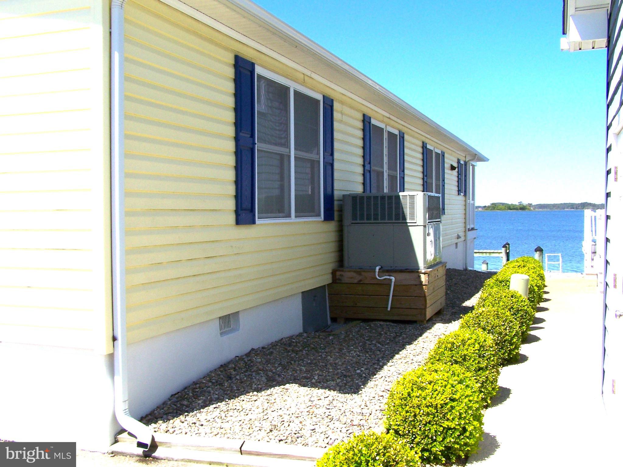 515 HARBOUR DRIVE