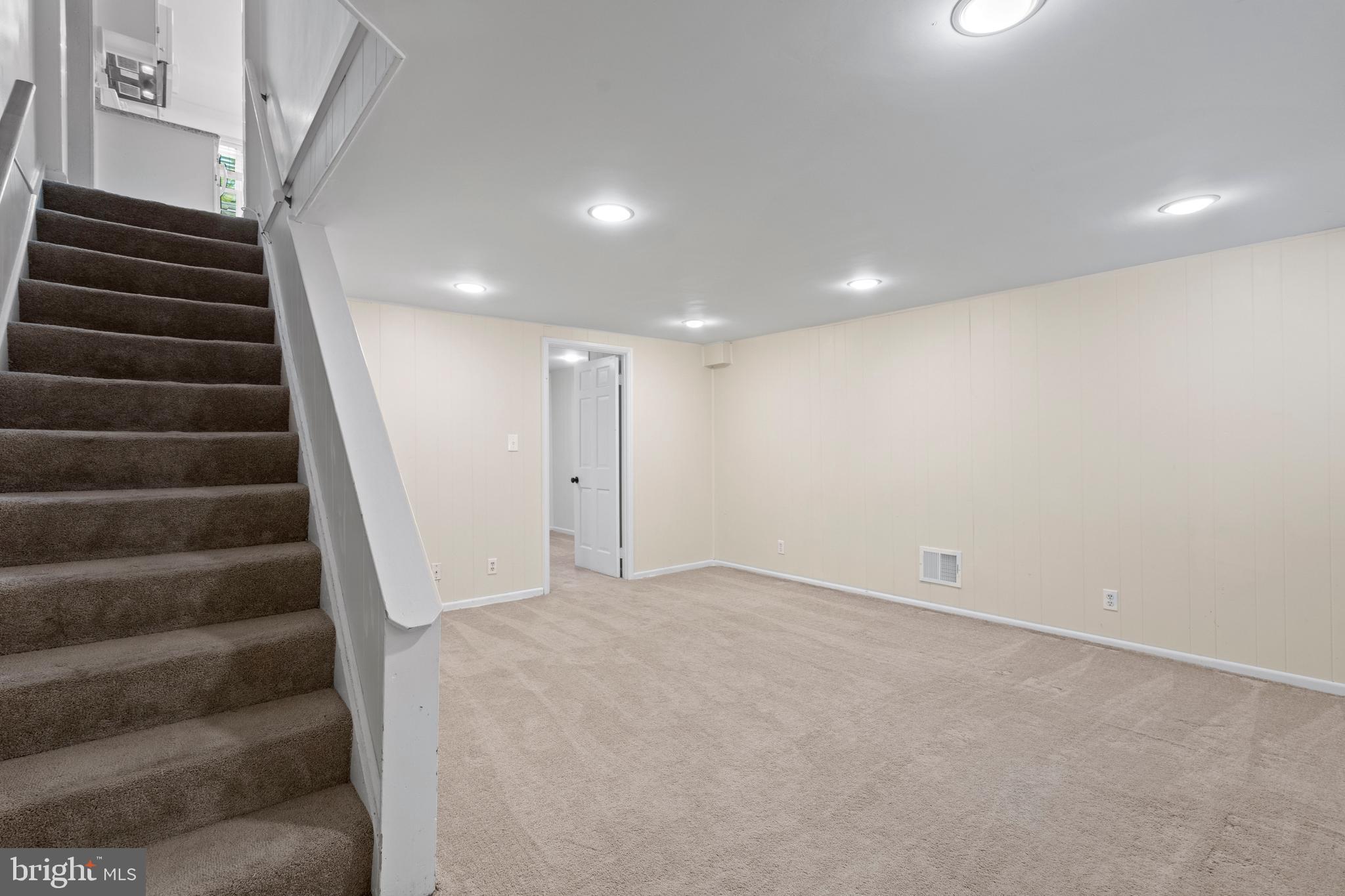 FAIRLINGTON MEADOWS - Residential Lease