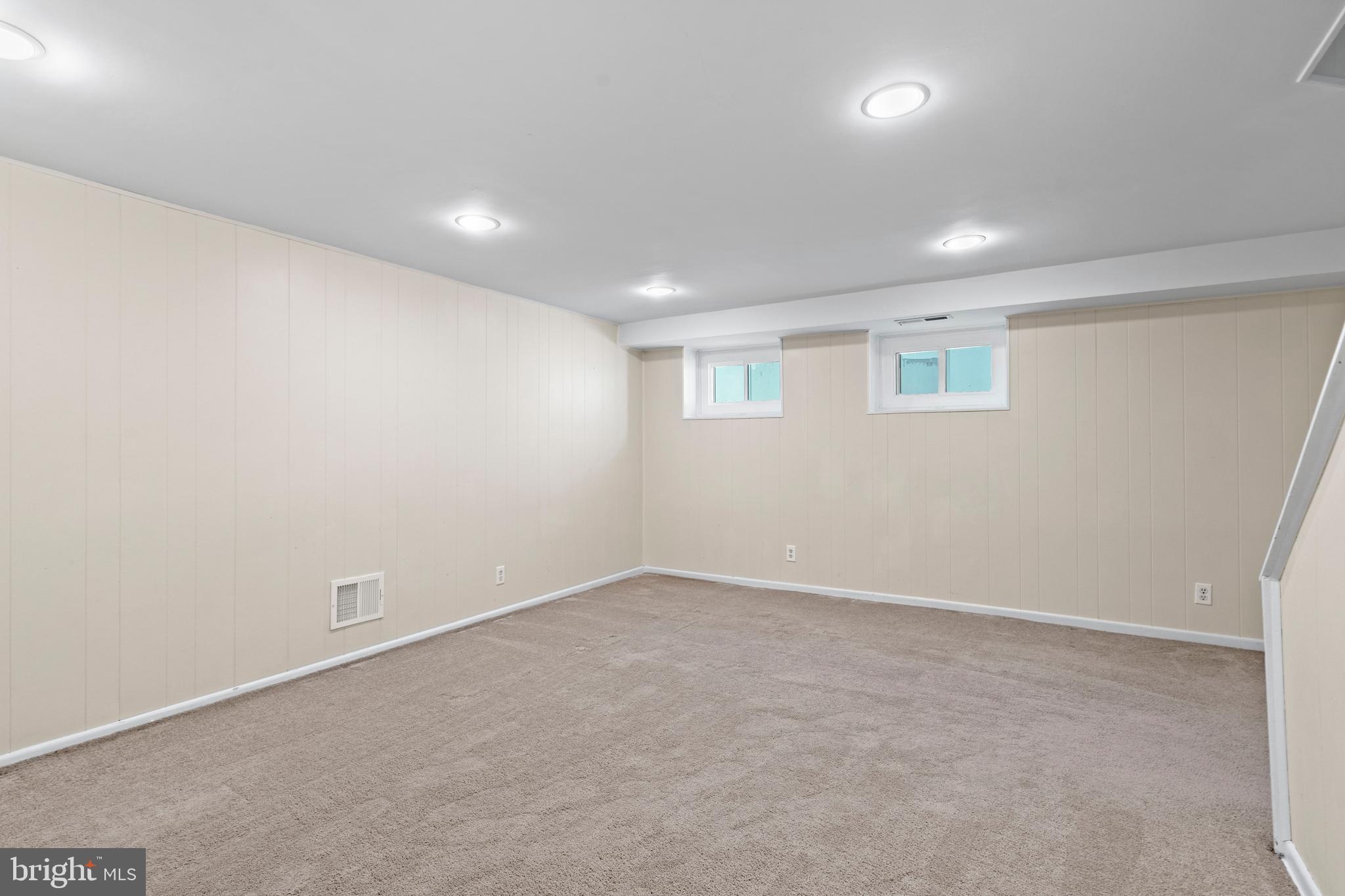 FAIRLINGTON MEADOWS - Residential Lease