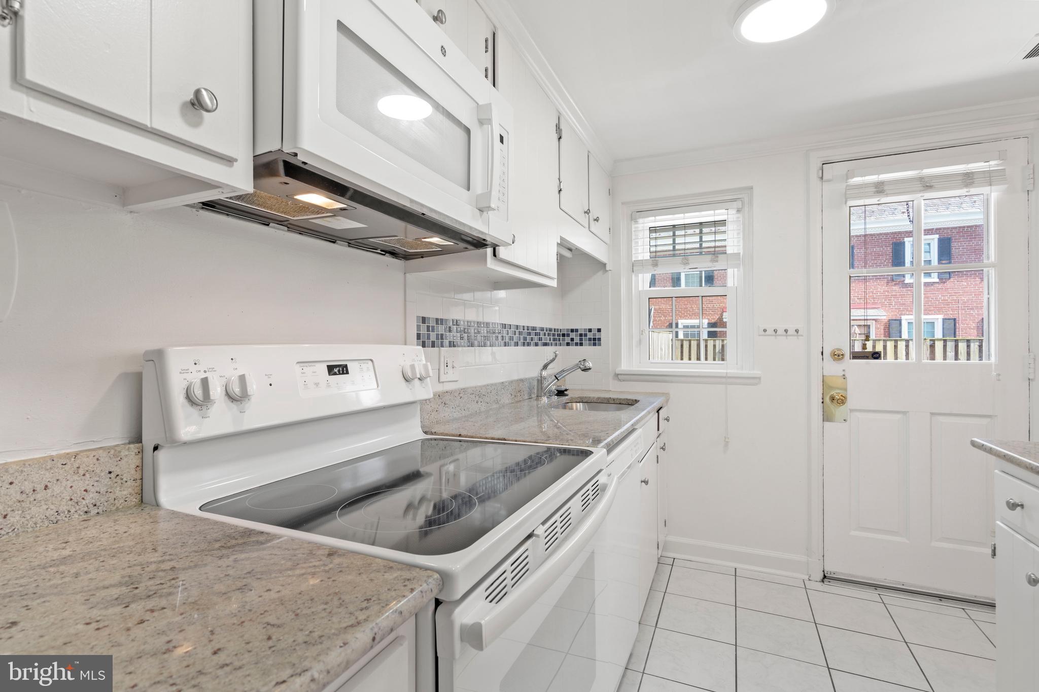 FAIRLINGTON MEADOWS - Residential Lease