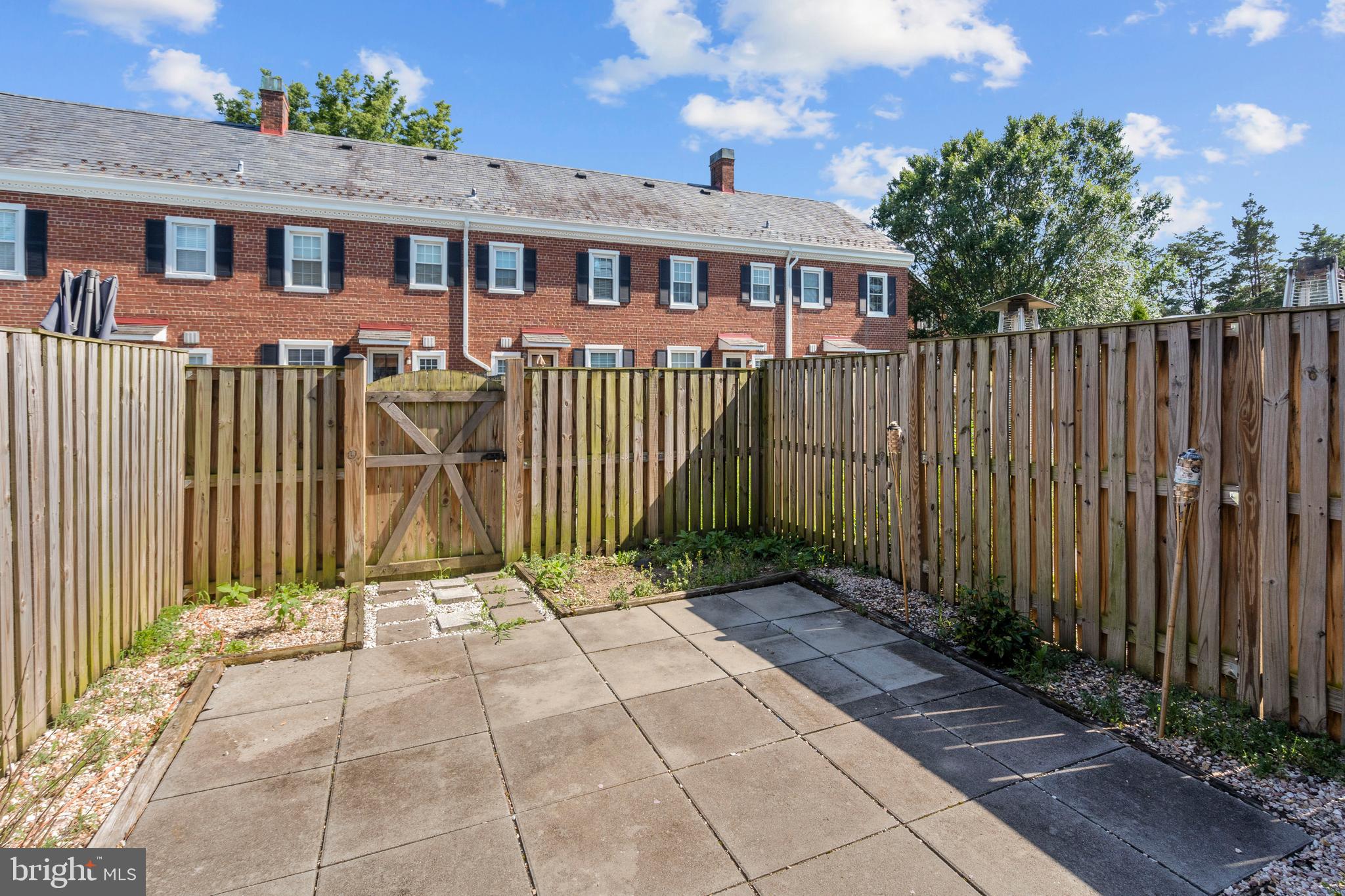 FAIRLINGTON MEADOWS - Residential Lease