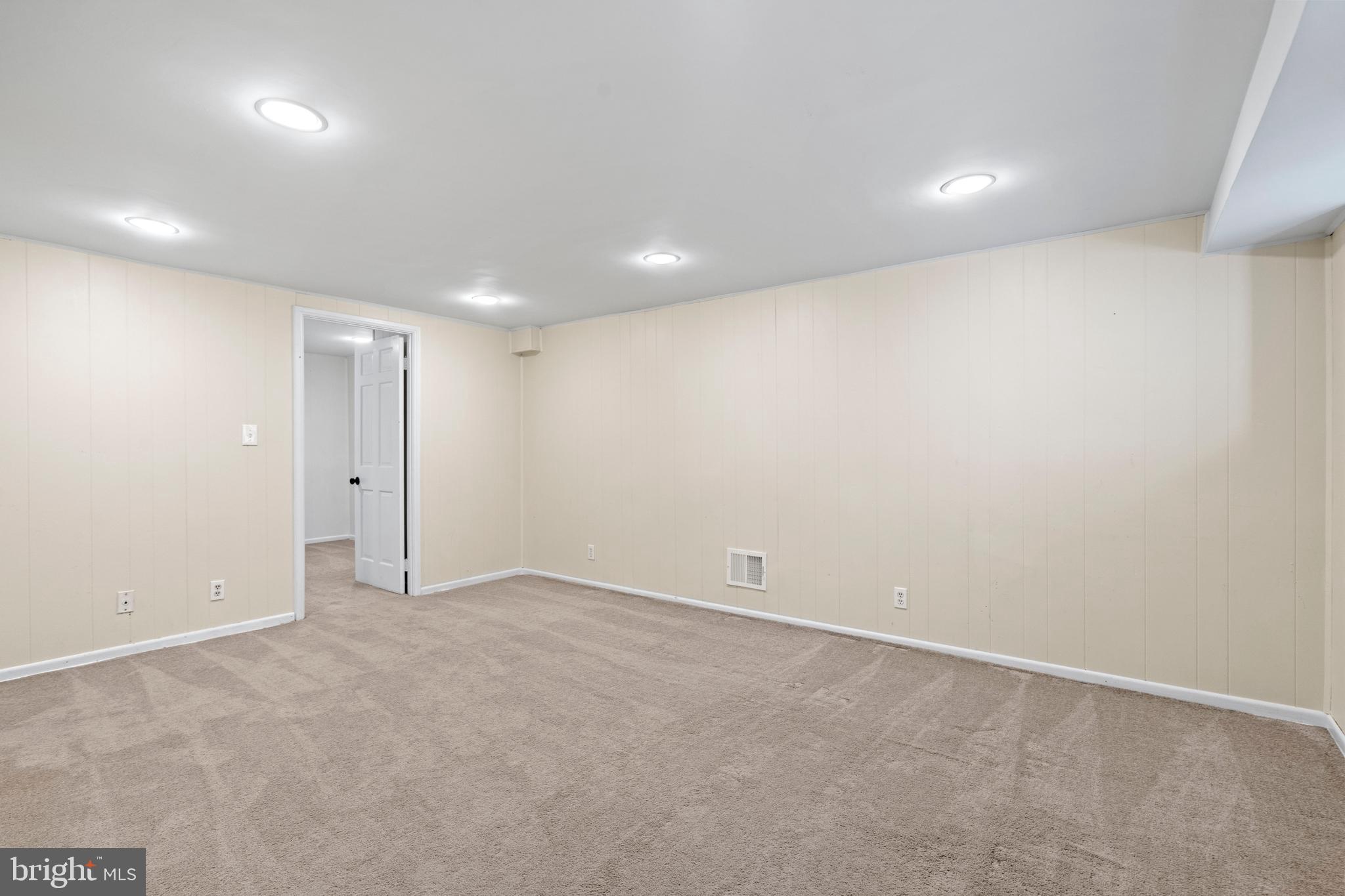 FAIRLINGTON MEADOWS - Residential Lease