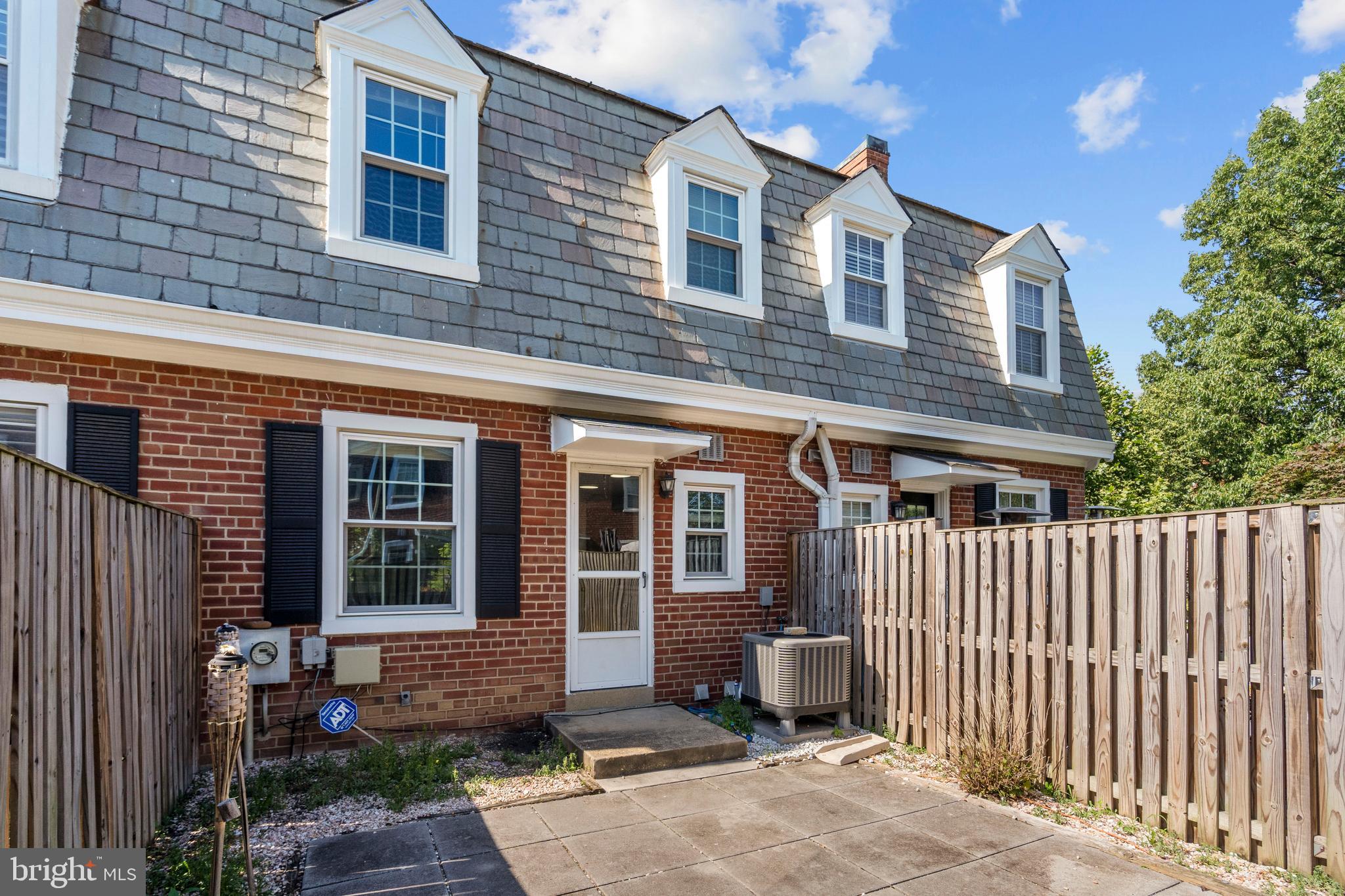 FAIRLINGTON MEADOWS - Residential Lease