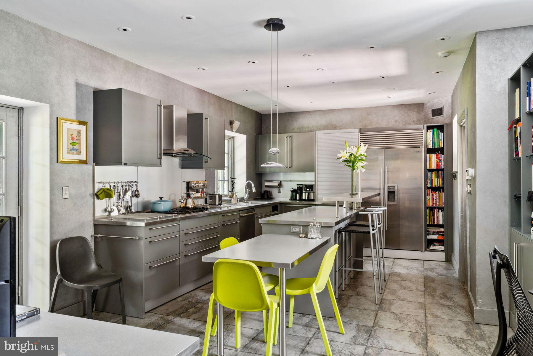 PHILADELPHIA (NORTHWEST) - Residential