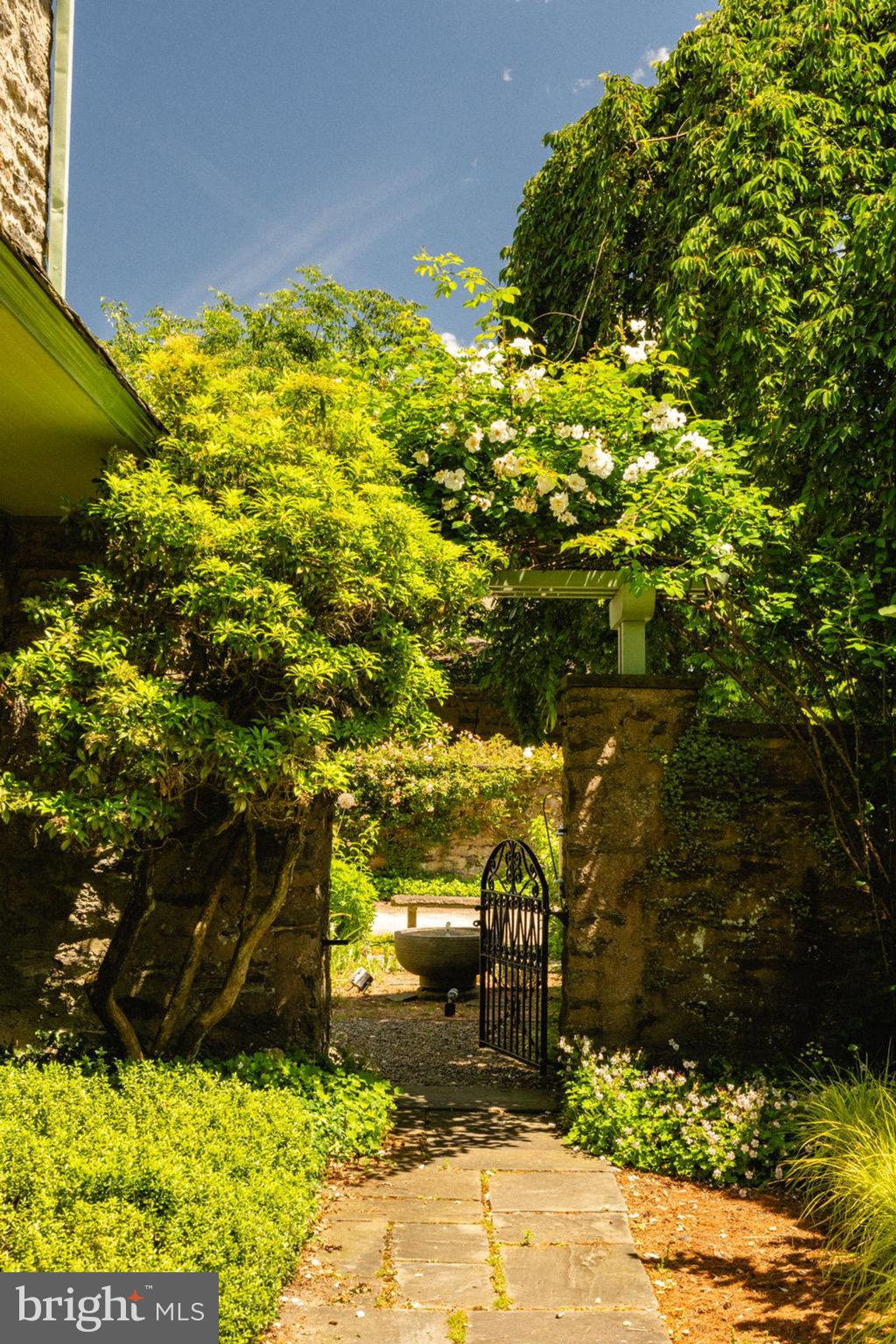 PHILADELPHIA (NORTHWEST) - Residential