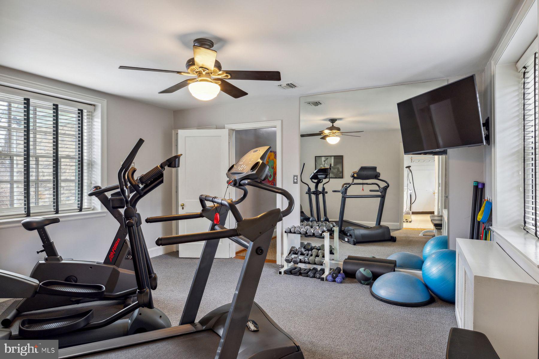 PHILADELPHIA (NORTHWEST) - Residential