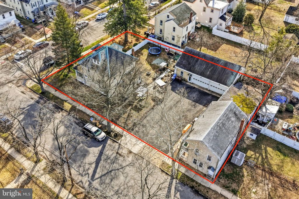 Photo of 300 Delaware Ave, RIVERSIDE, NJ 08075 (MLS # NJBL2107284)