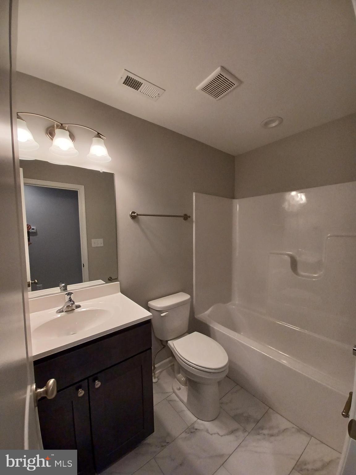 MIDDLE CREEK MANOR - Residential