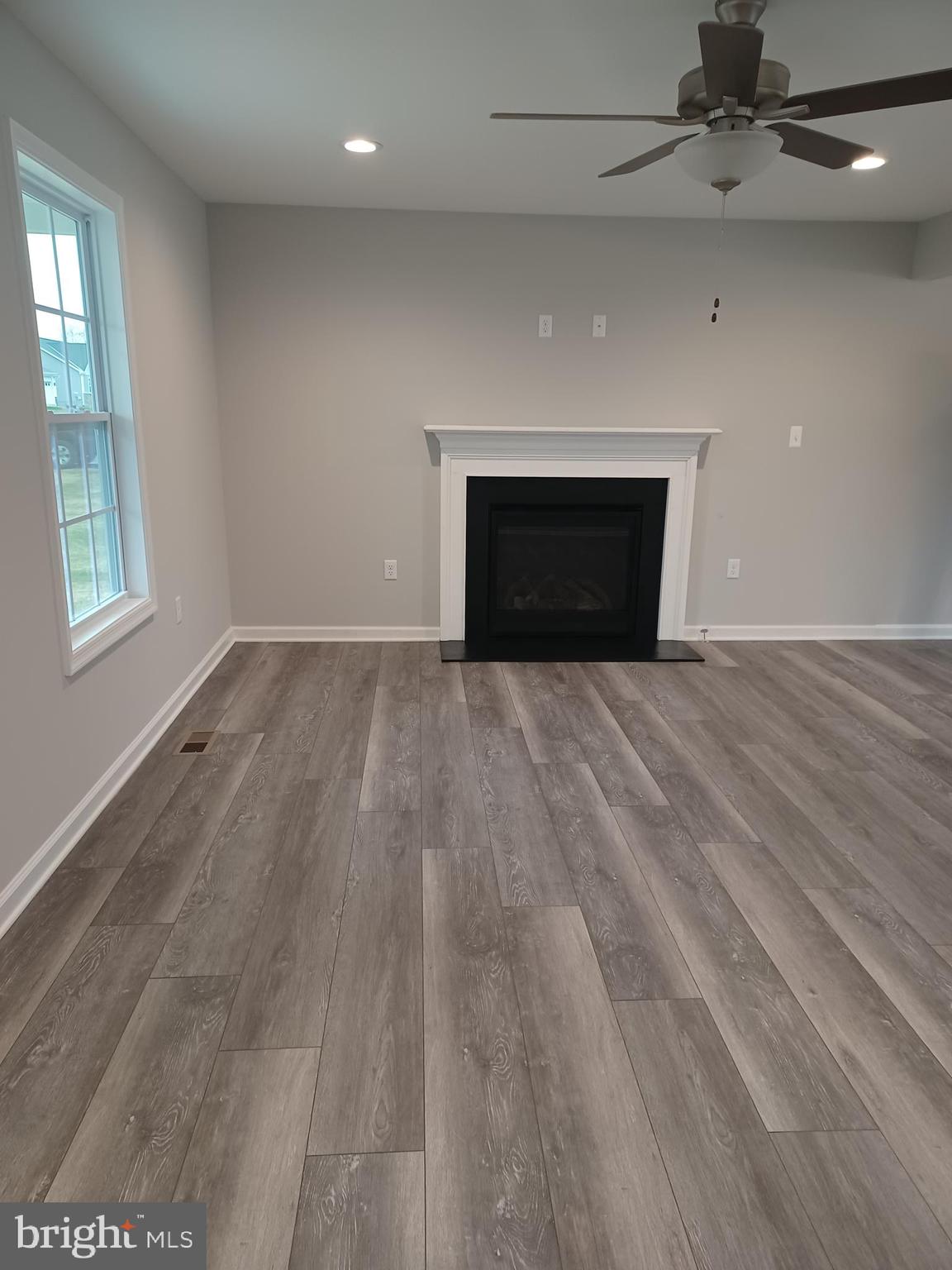 MIDDLE CREEK MANOR - Residential