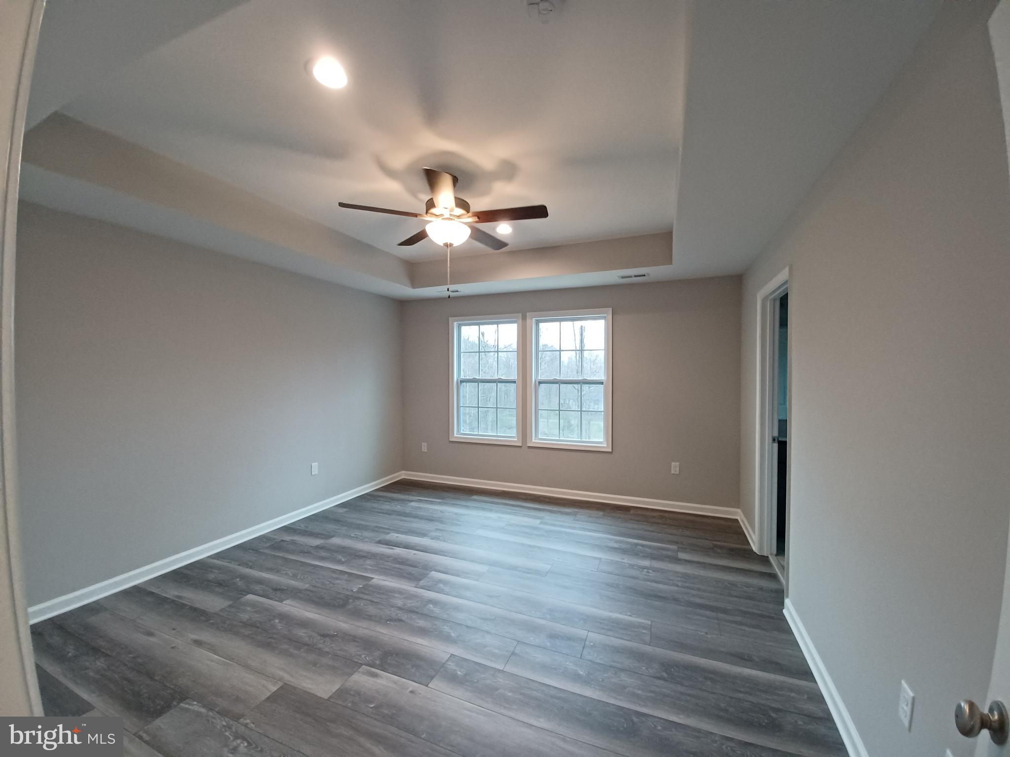 MIDDLE CREEK MANOR - Residential