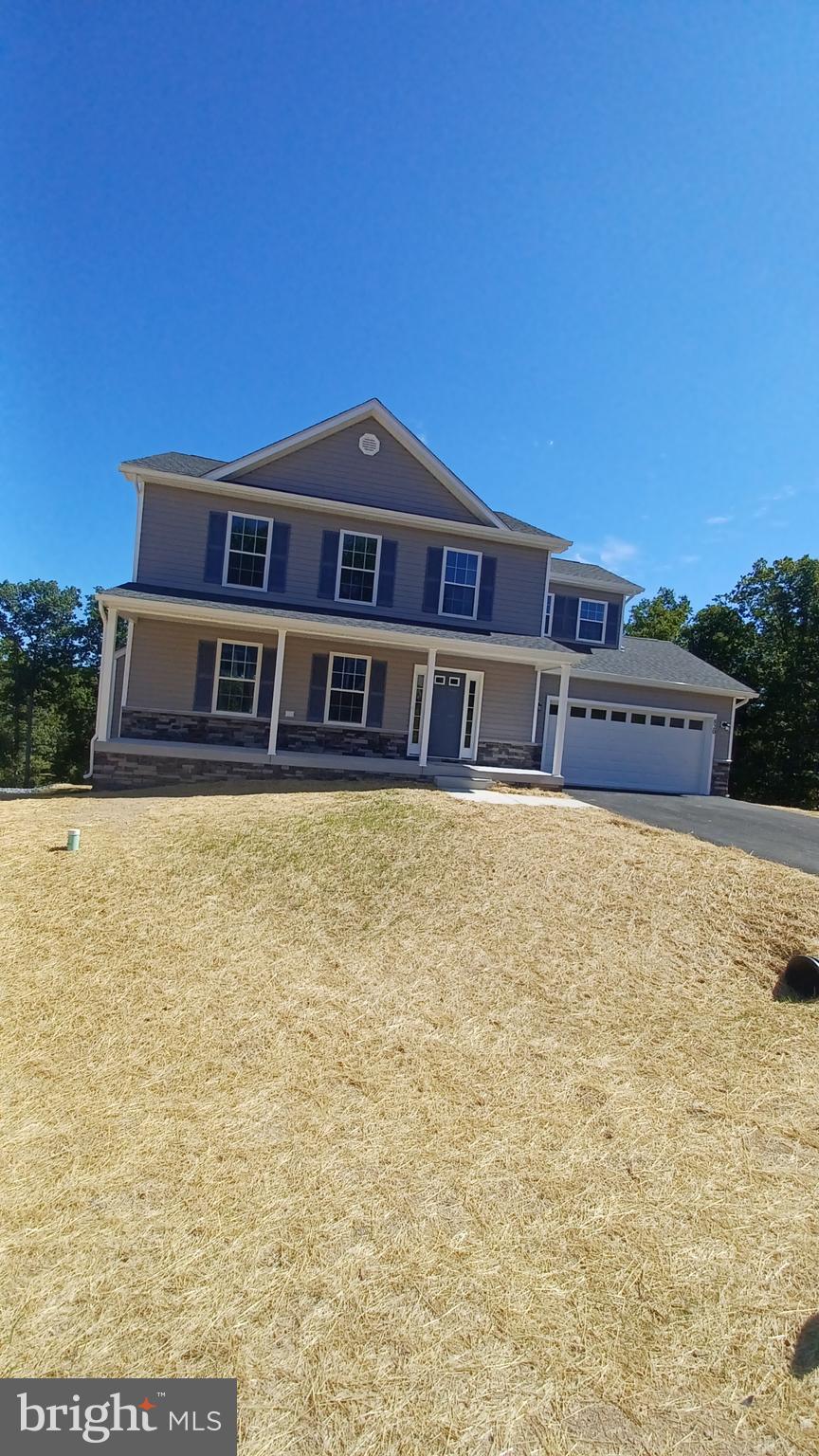 MIDDLE CREEK MANOR - Residential