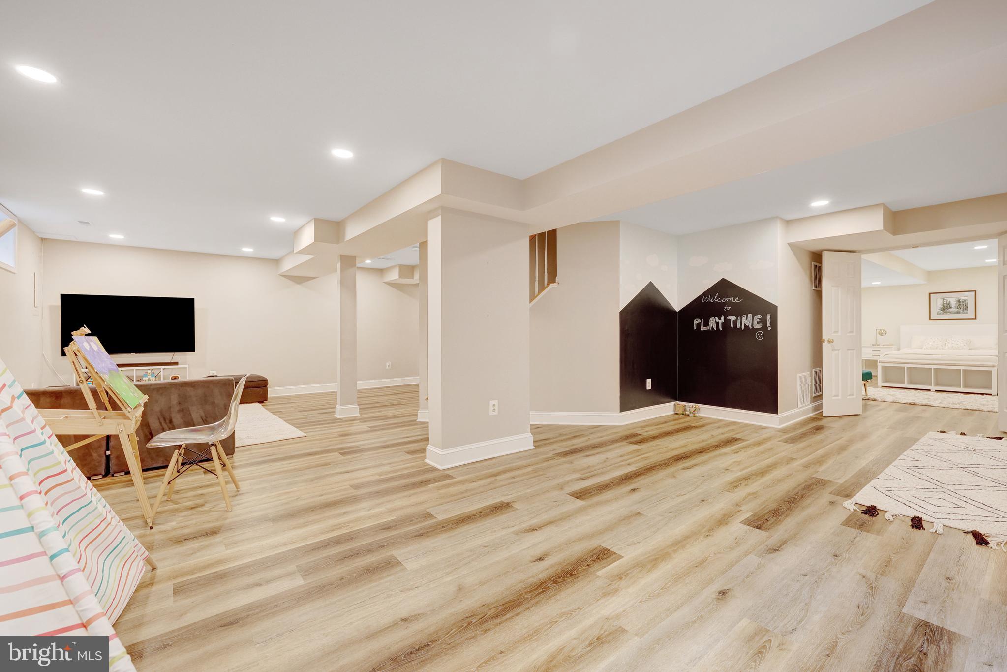 CENTURY OAK - Residential