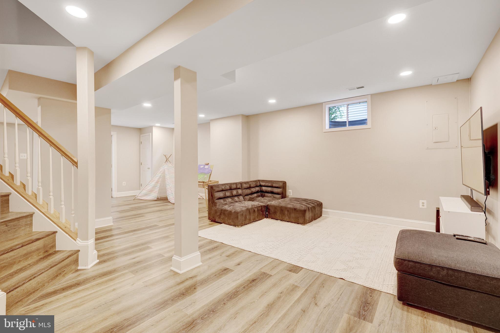 CENTURY OAK - Residential