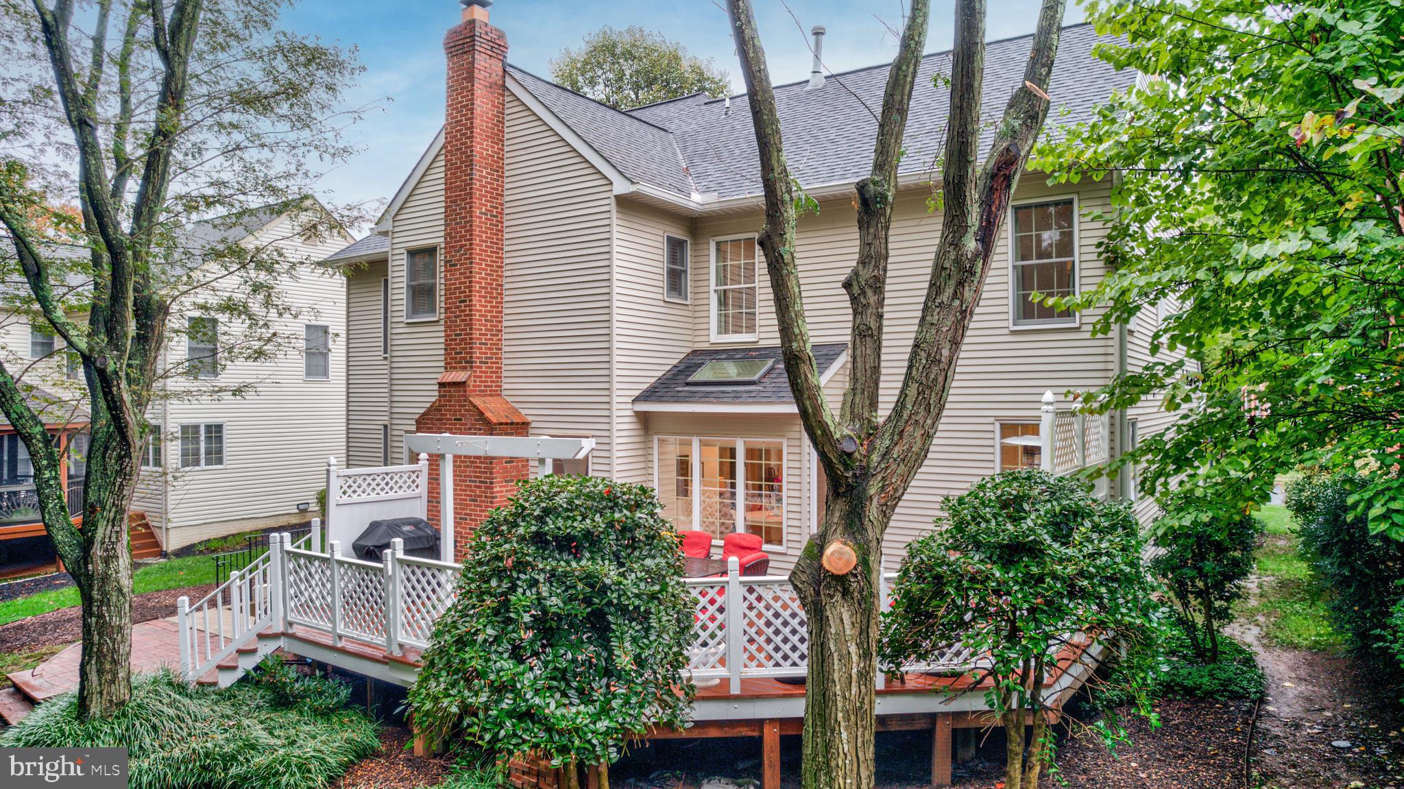 CENTURY OAK - Residential