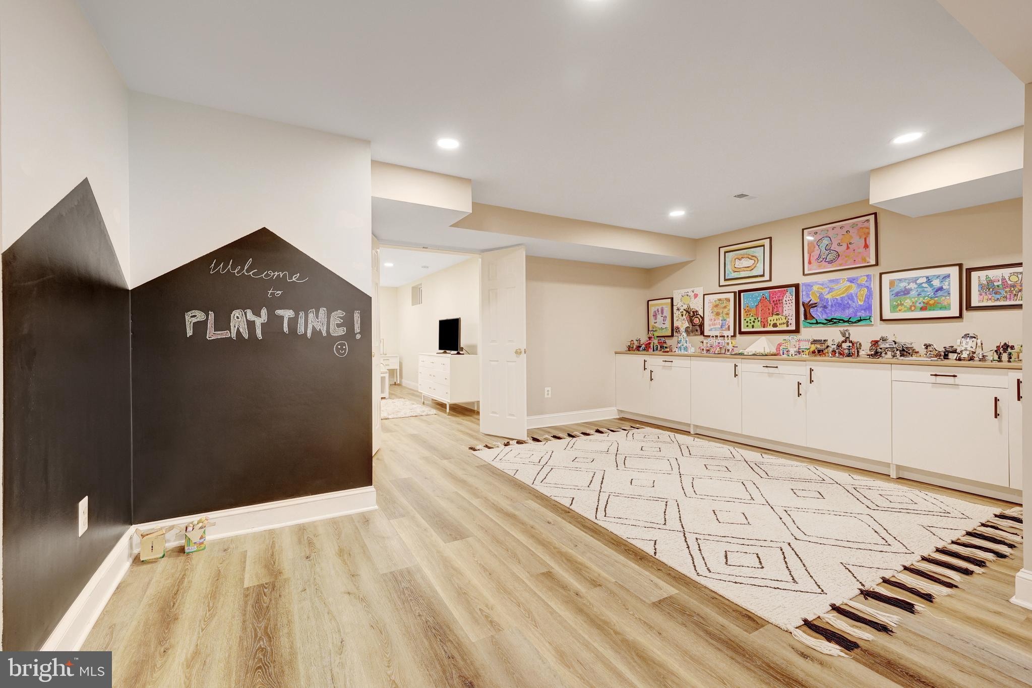 CENTURY OAK - Residential