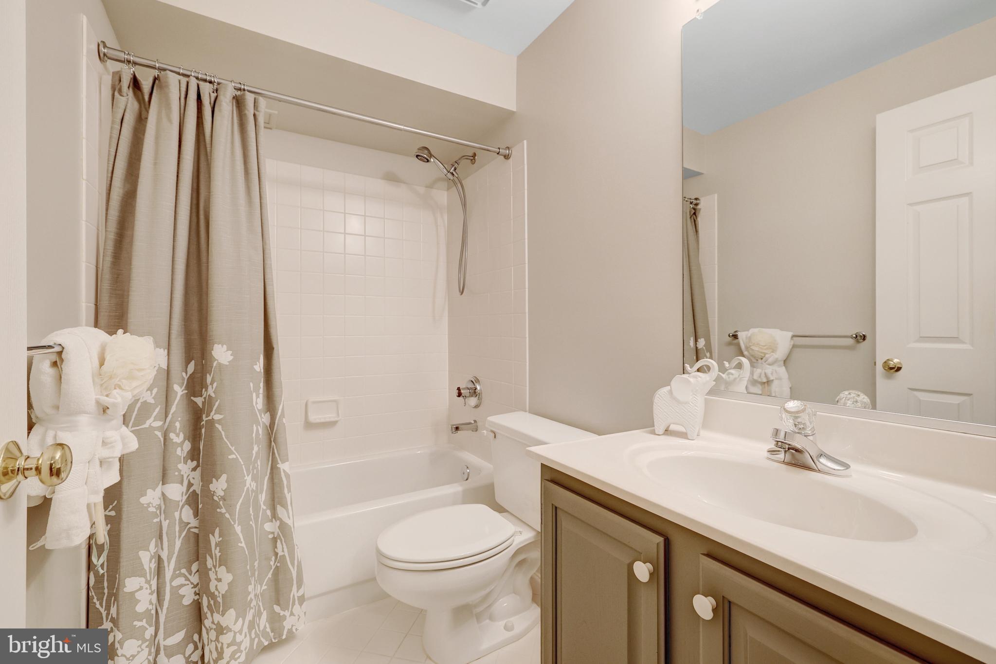 CENTURY OAK - Residential