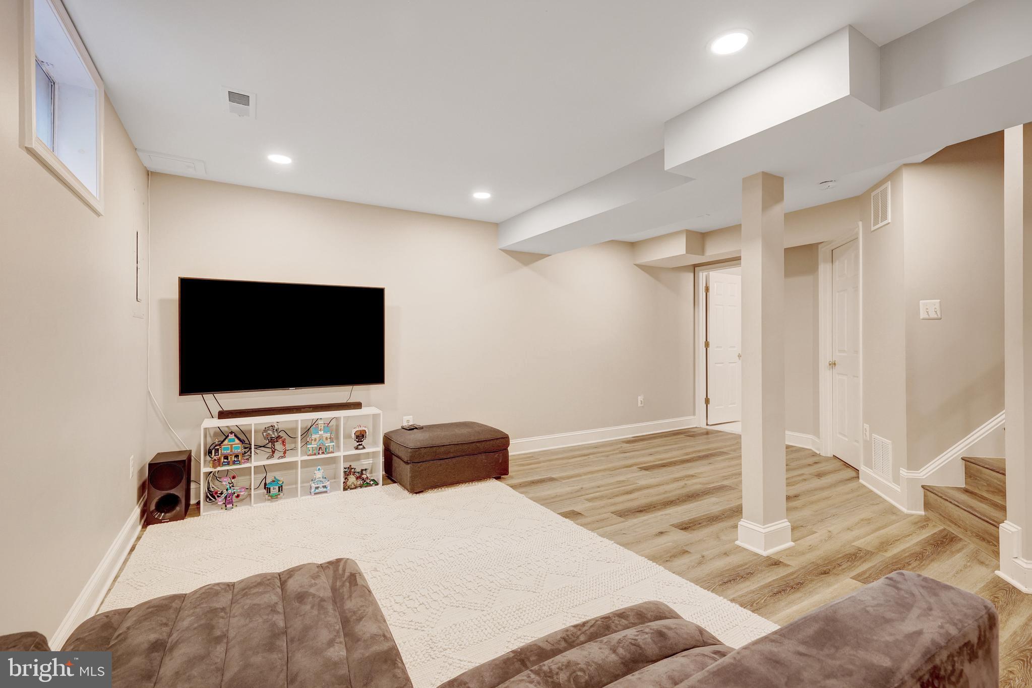 CENTURY OAK - Residential