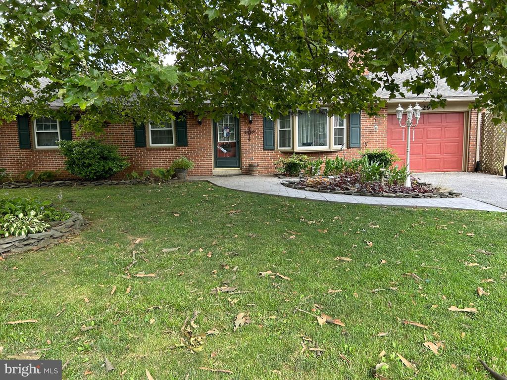 Photo of 297 BAREVIEW DR, LEOLA, PA 17540 (MLS # PALA2038494)