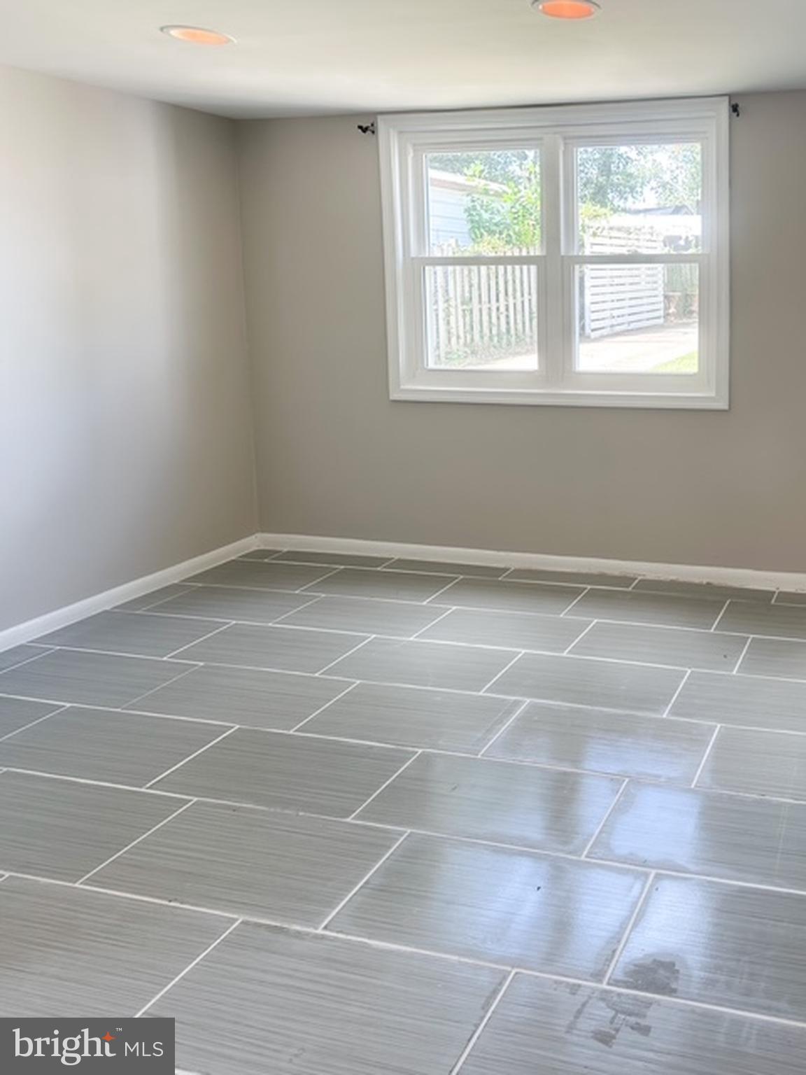 SUMMIT CREEK - Residential