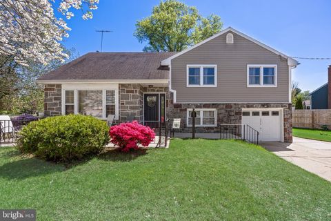 Photo of 298 Lilac Lane, CINNAMINSON, NJ 08077 (MLS # NJBL2108760)