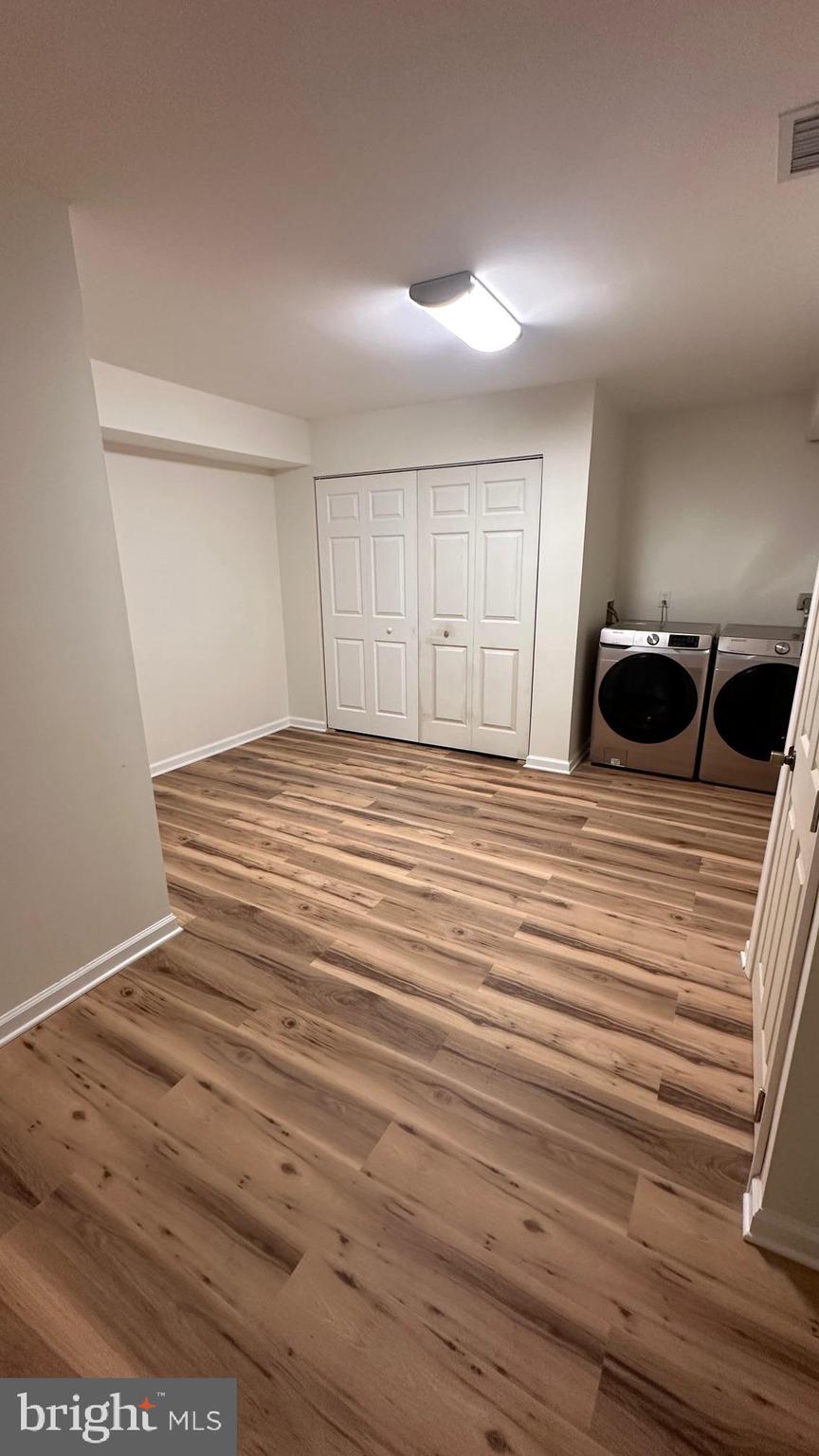 WESTBURY - Residential