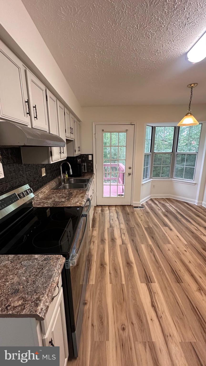 WESTBURY - Residential