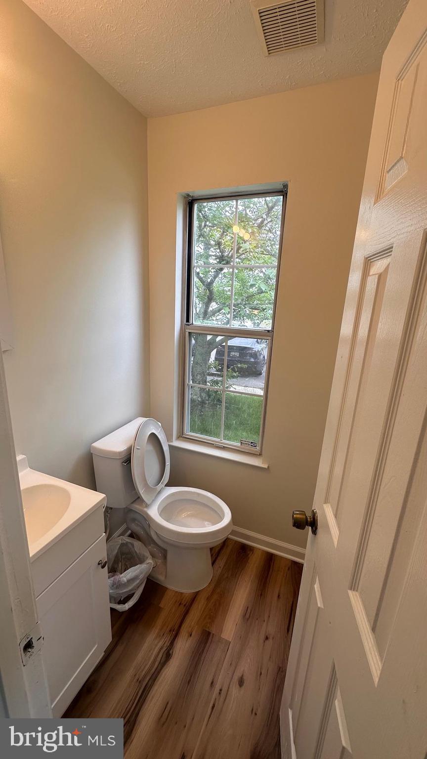 WESTBURY - Residential