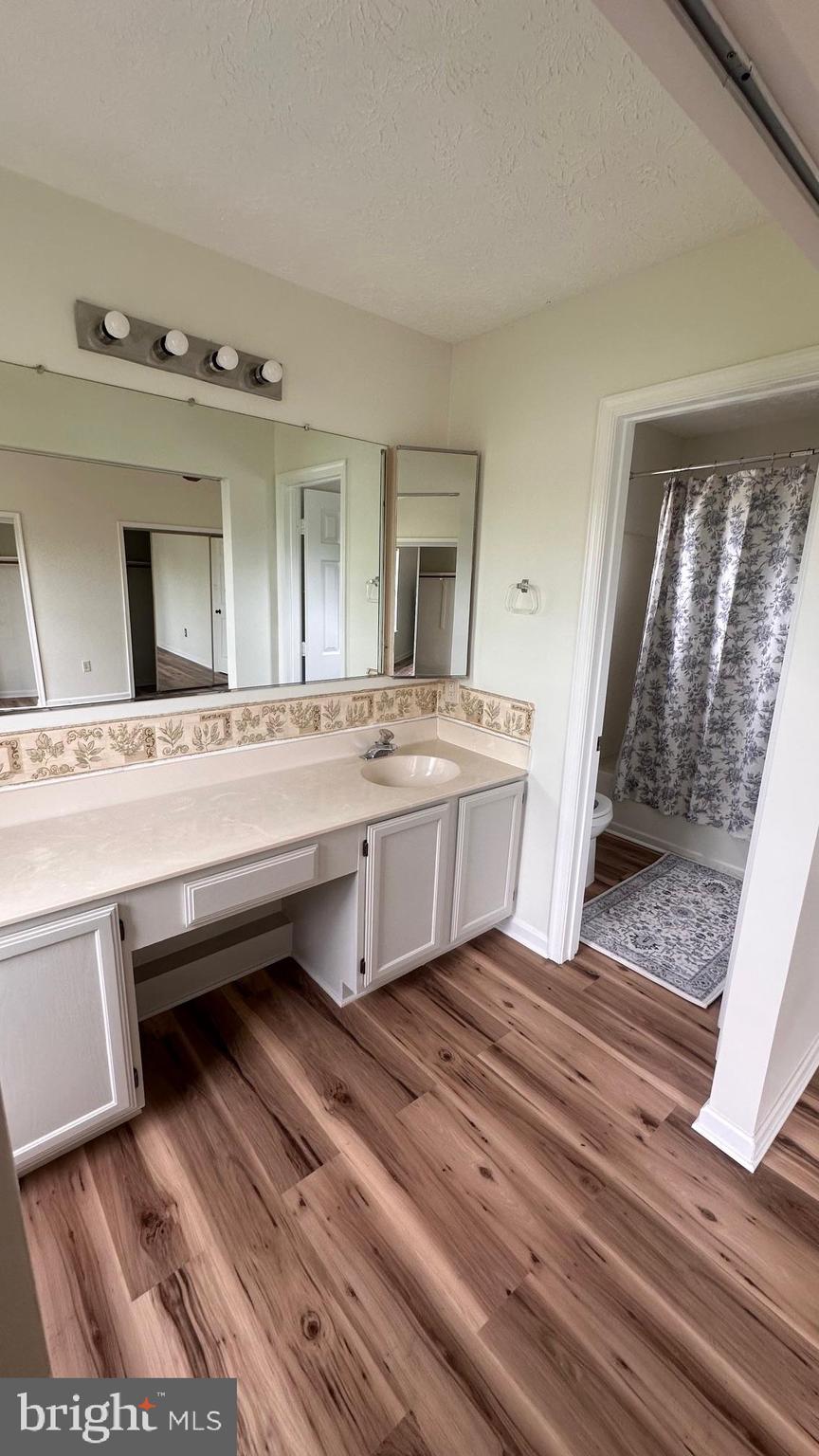 WESTBURY - Residential