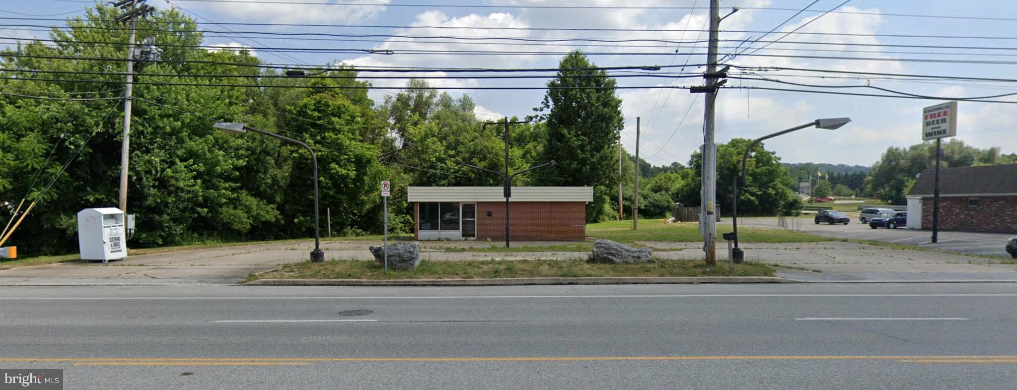 This prime location presents an excellent opportunity for a convenience store, office space, car rental, cafe, or car lot, along with many other opportunities allowed by zoning! It is situated in East York, near I-83 and Lancaster, the building is prominently located on E Market St, a highly traveled area surrounded by retail, restaurants, residential neighborhoods, schools, and offices.