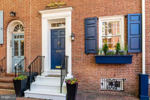 Townhouse For Sale - 642 Pine Street<br/> PHILADELPHIA, PA 19106