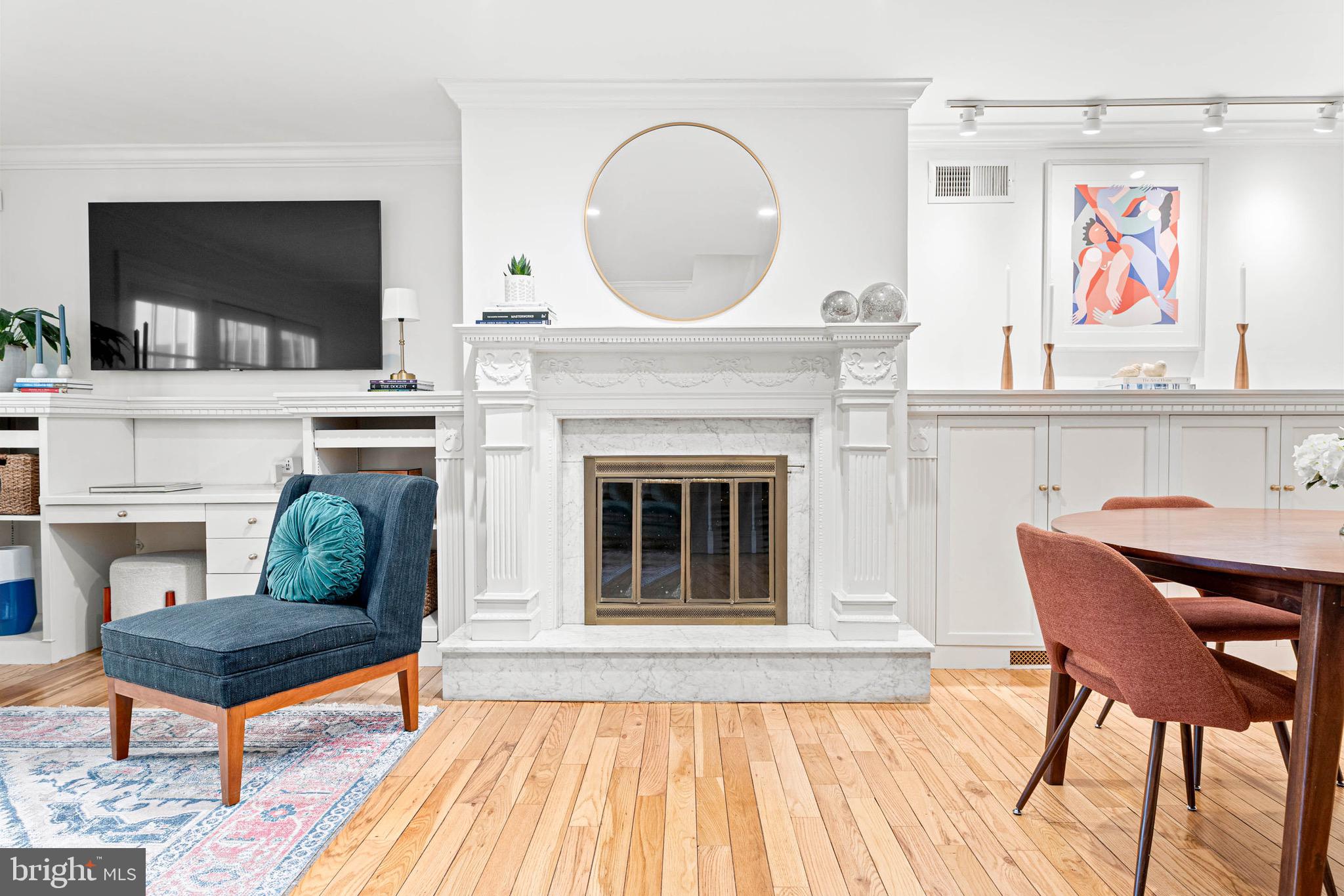 SOCIETY HILL - Residential