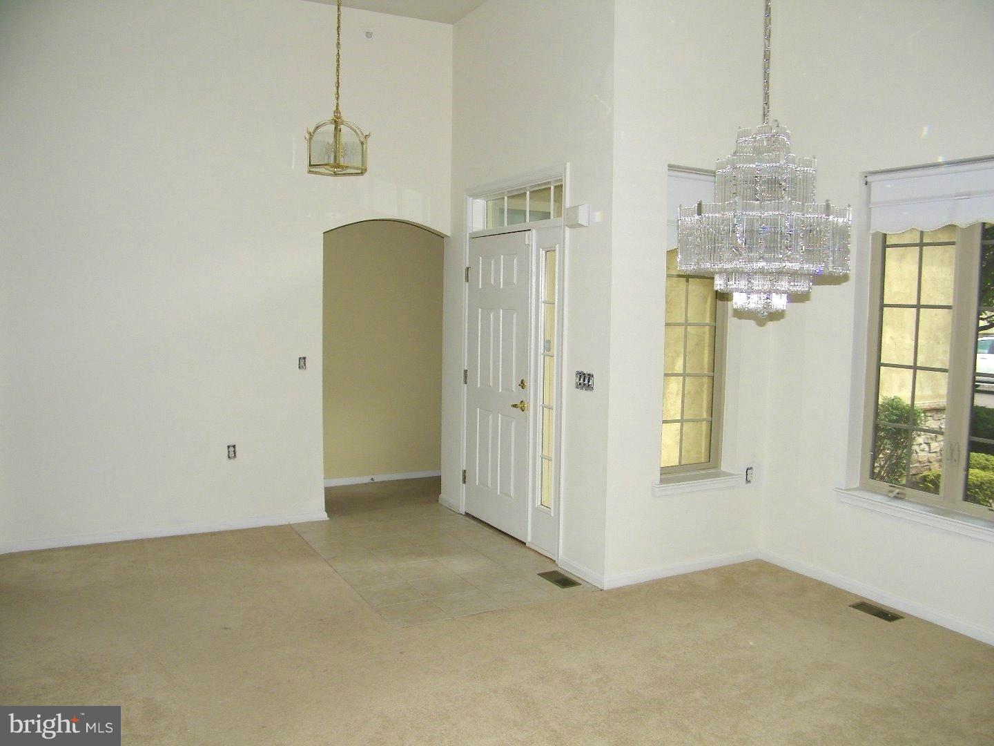 HERITAGE CR ESTS - Residential