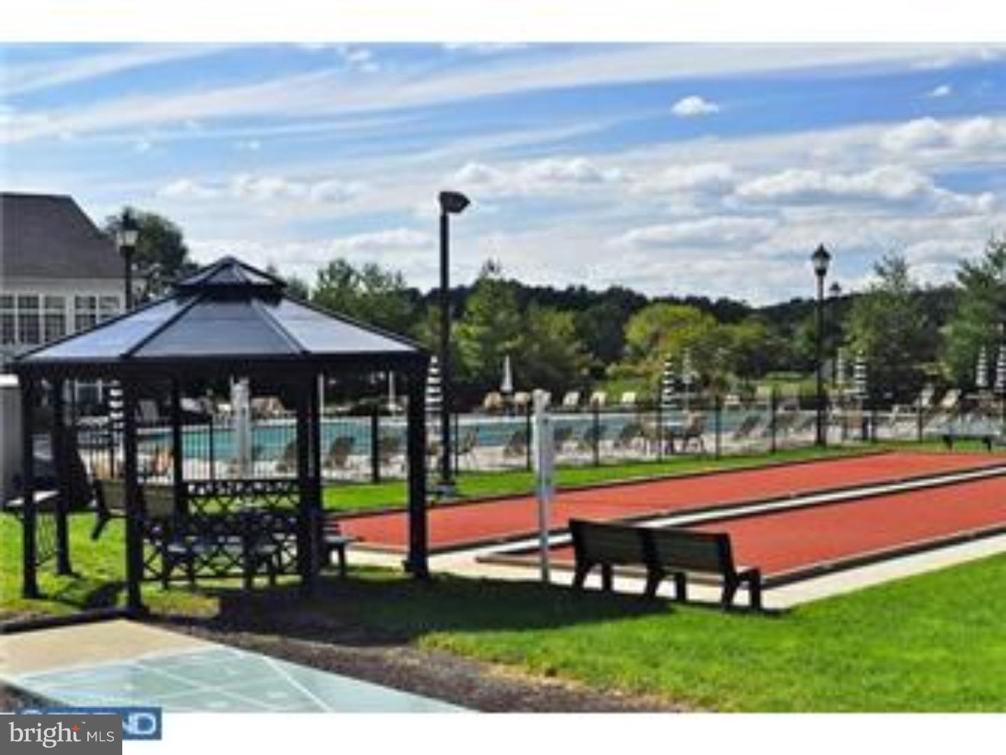 HERITAGE CR ESTS - Residential