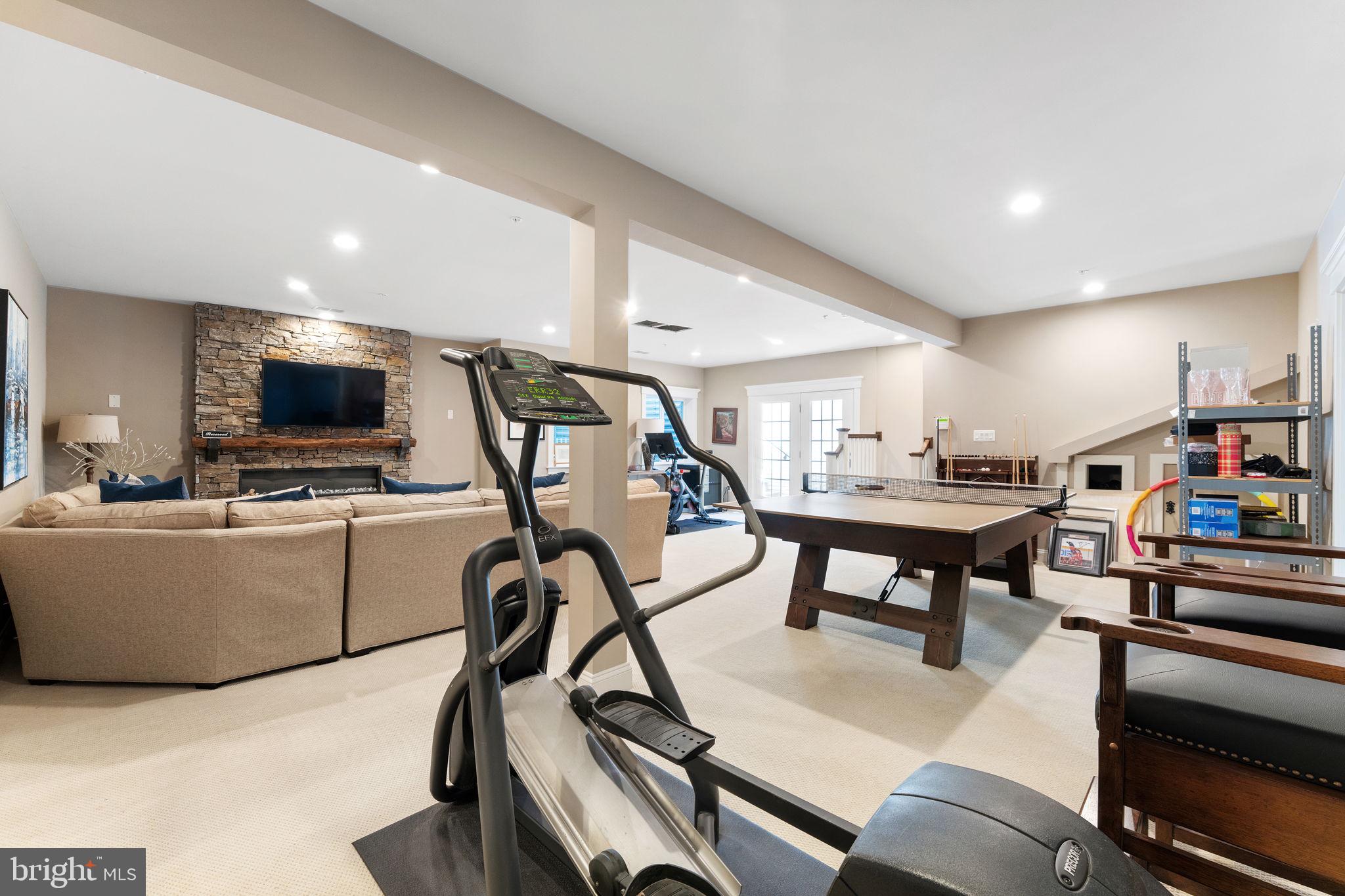 BRADMOOR - Residential Lease