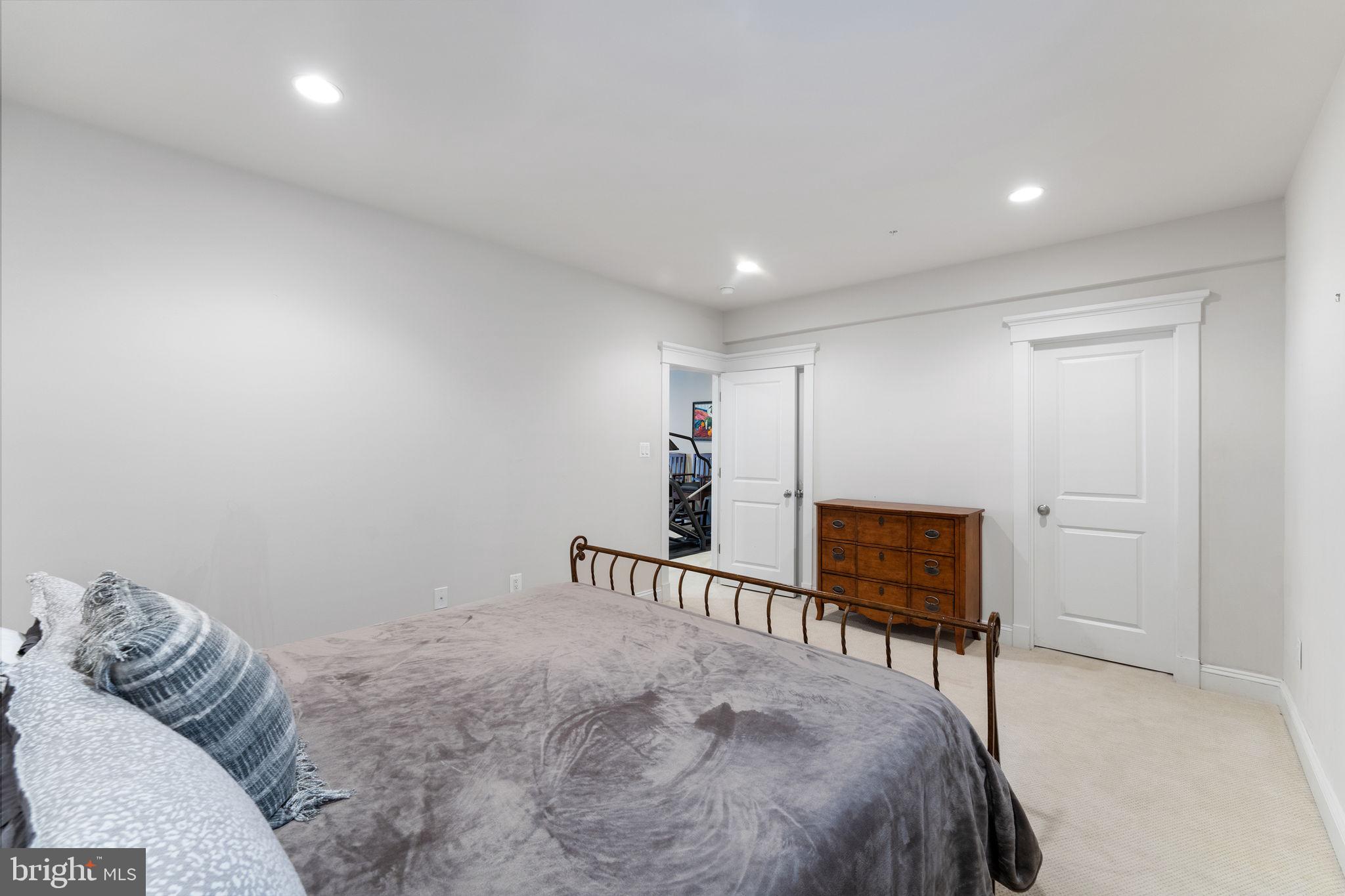 BRADMOOR - Residential Lease