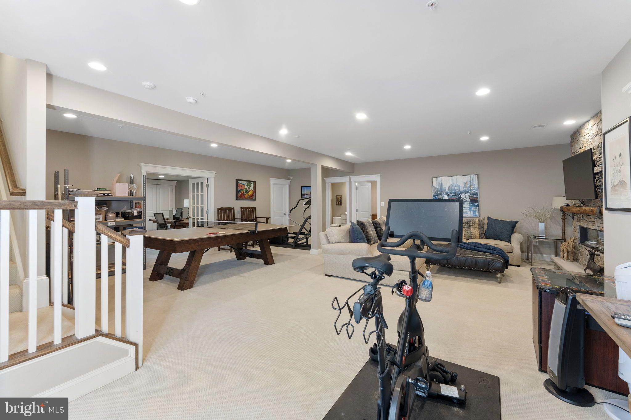 BRADMOOR - Residential Lease