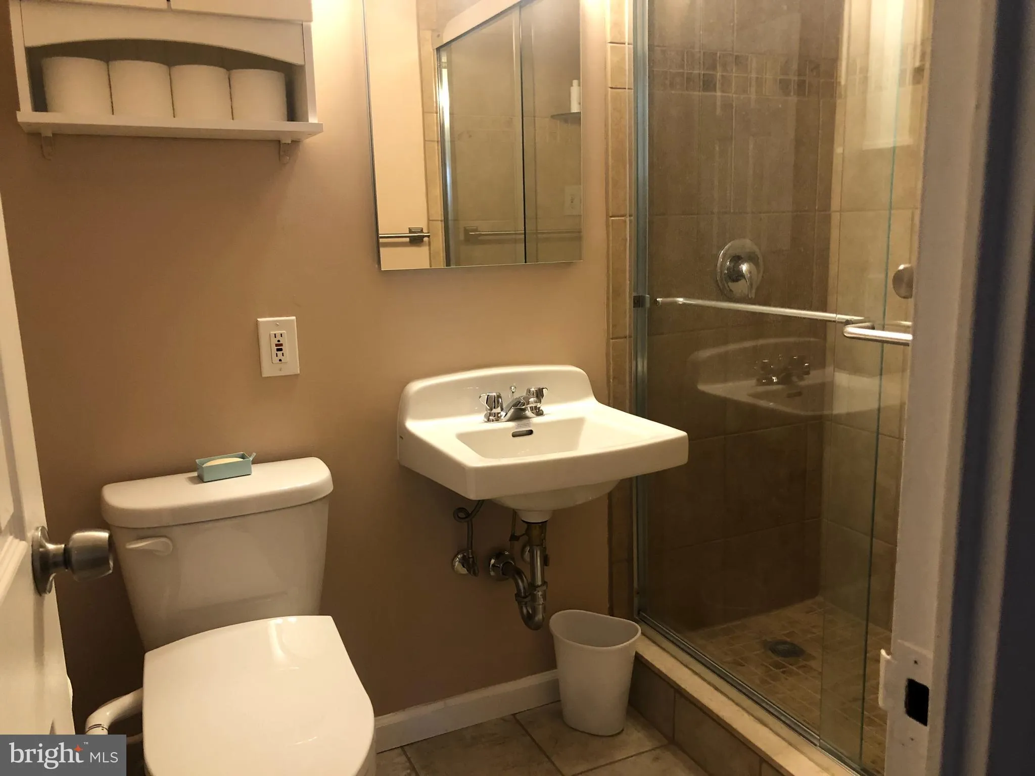 Narberth, Pennsylvania 19072, United States, 1 Bedroom Bedrooms, ,1 BathroomBathrooms,Residential,Pending,101641