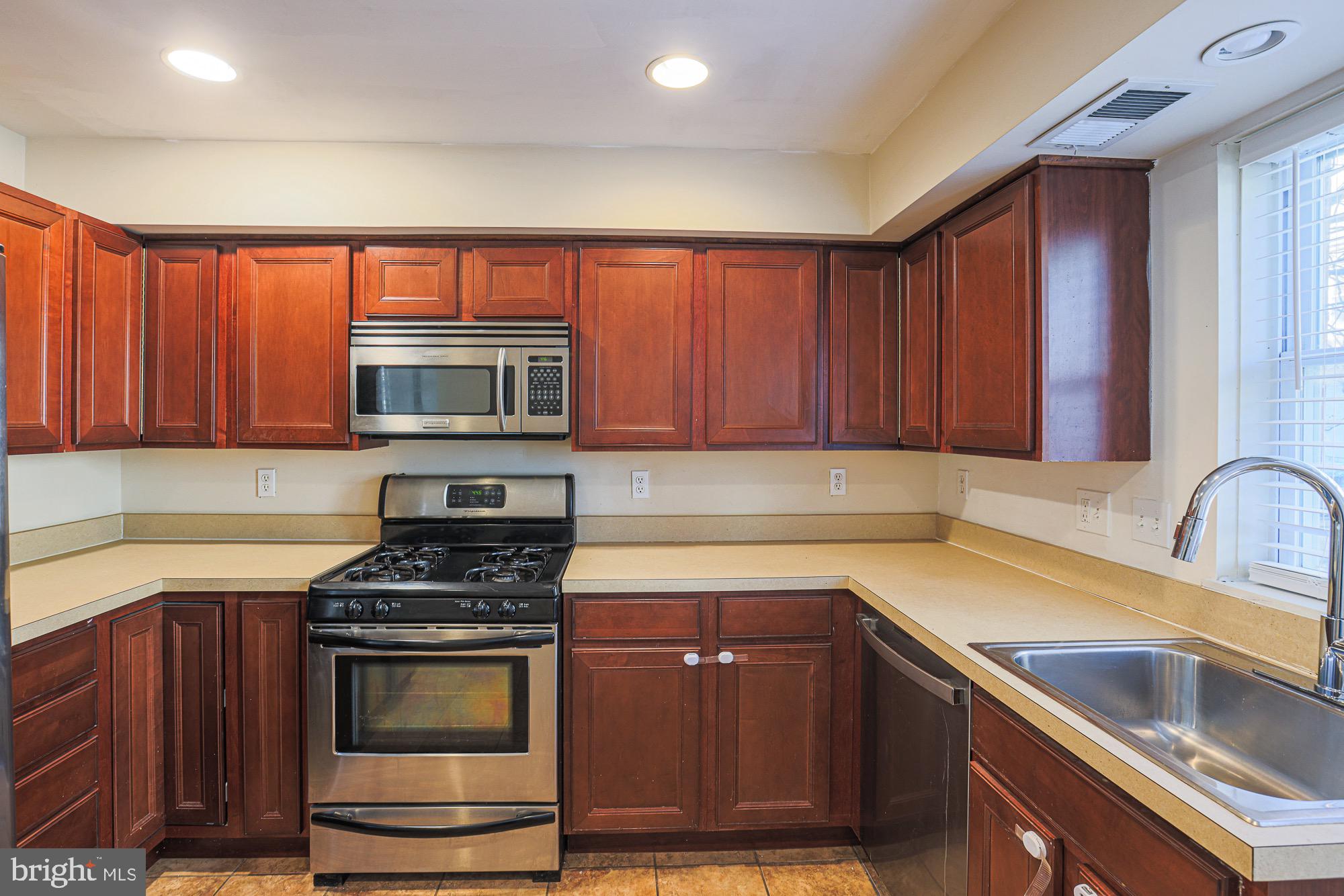 FEDERAL HILL HISTORIC DISTRICT - Residential Lease