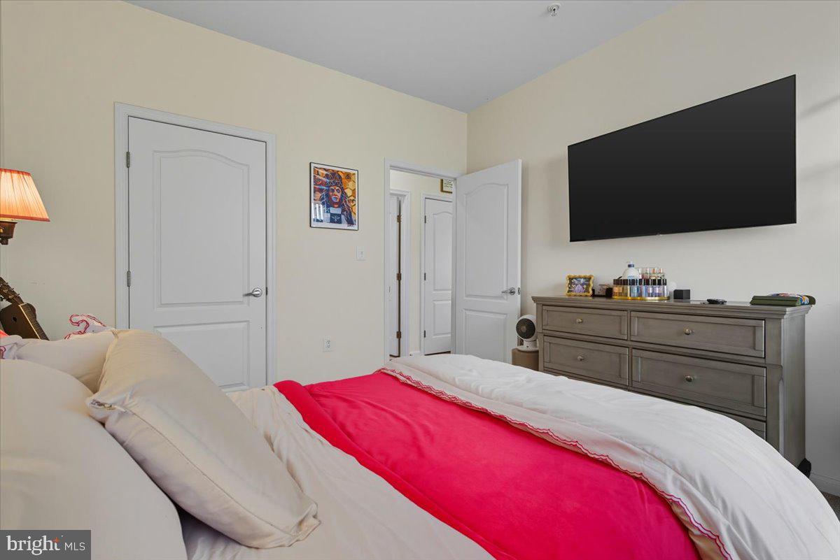 RESIDENCES OF LORTON STATION - Residential