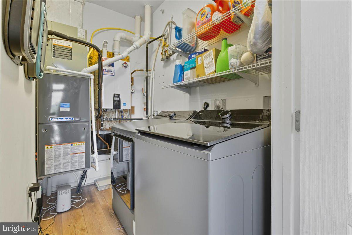 RESIDENCES OF LORTON STATION - Residential