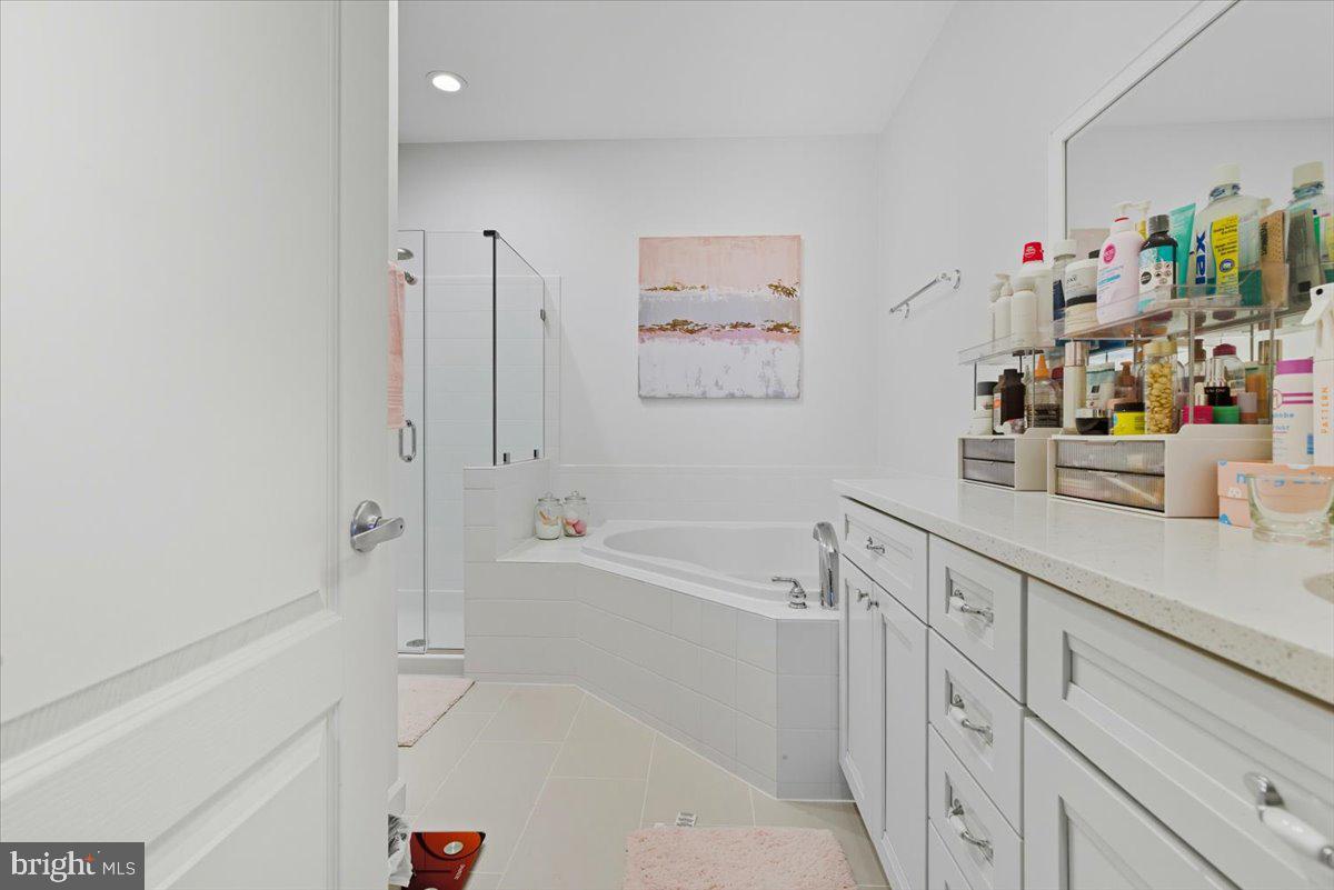 RESIDENCES OF LORTON STATION - Residential