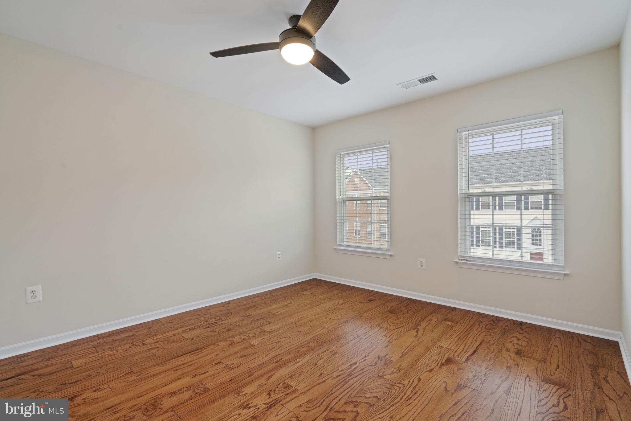 TOWNES OF MANCHESTER WOODS - Residential