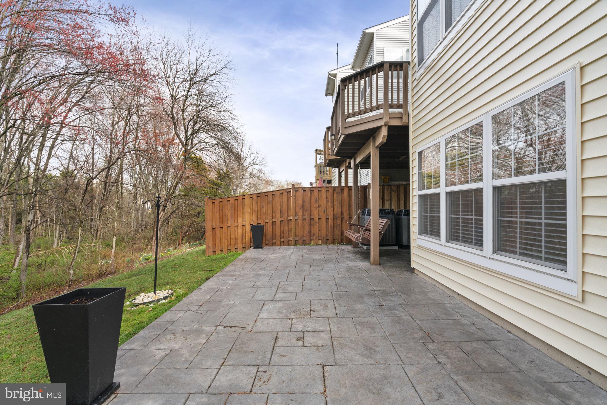 TOWNES OF MANCHESTER WOODS - Residential