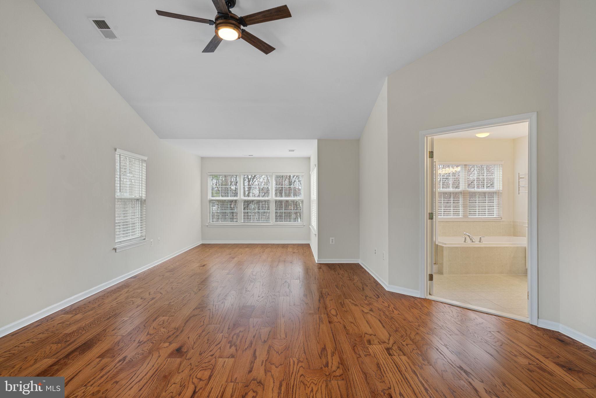 TOWNES OF MANCHESTER WOODS - Residential