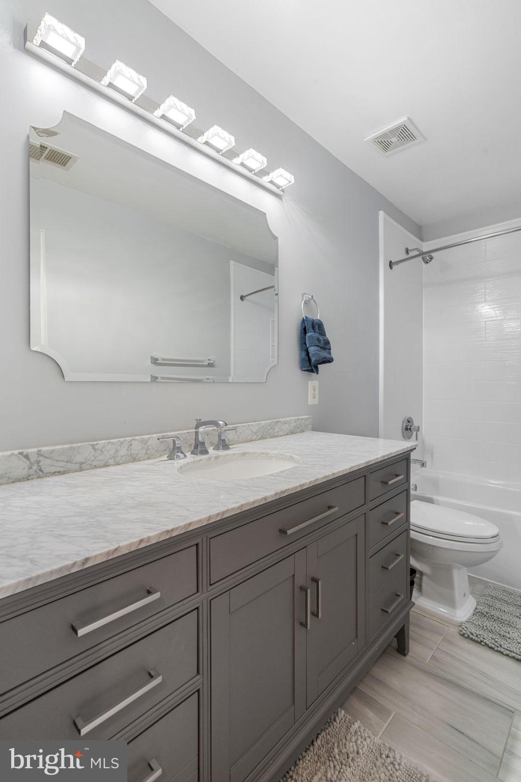 TOWNES OF MANCHESTER WOODS - Residential