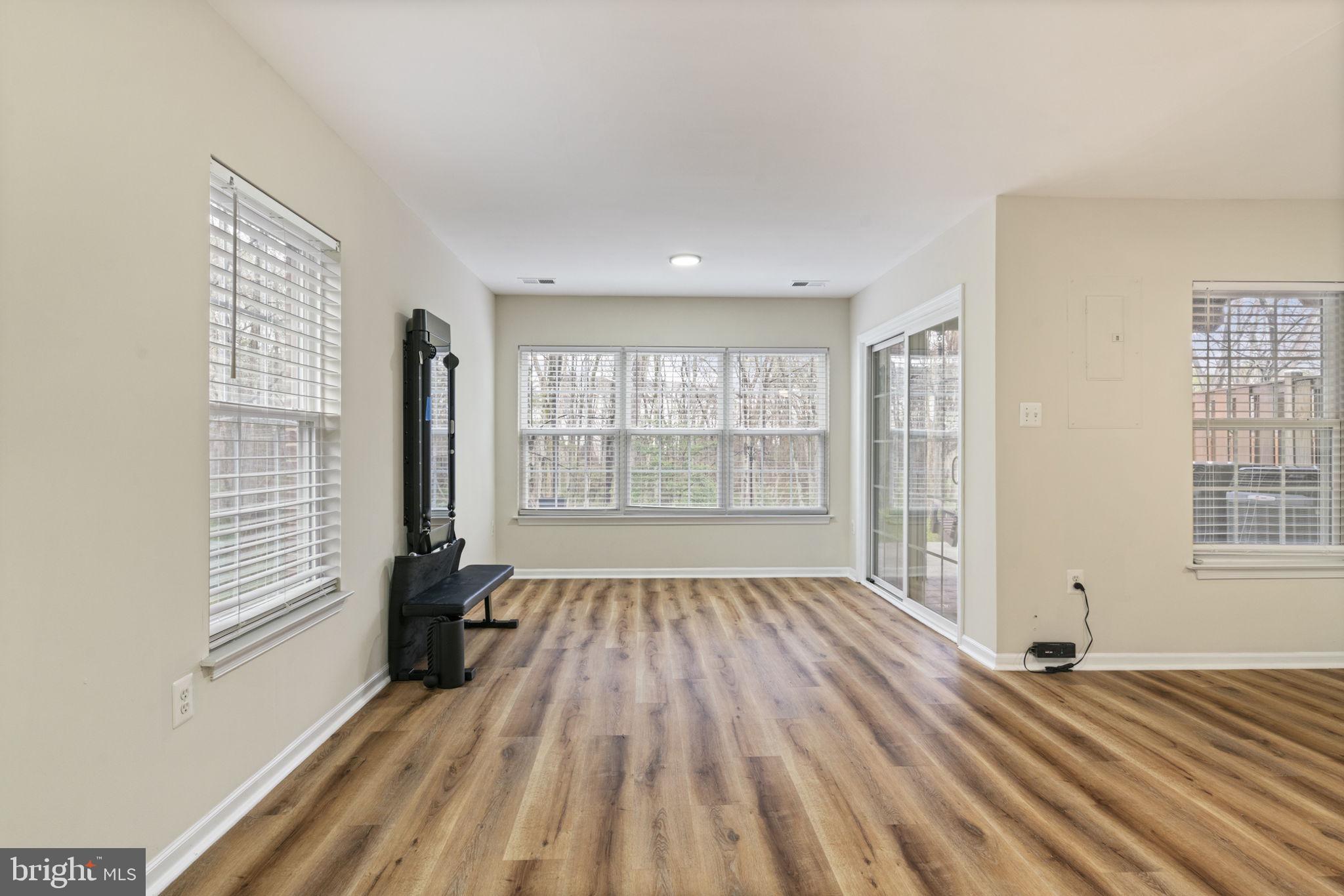 TOWNES OF MANCHESTER WOODS - Residential